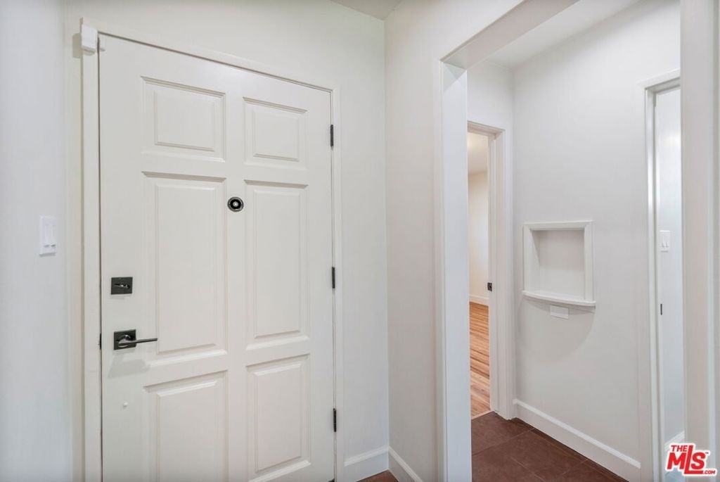 5911 S Corning Avenue - Photo 5