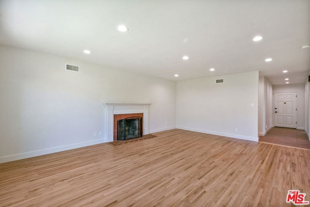 5911 S Corning Avenue - Photo 7