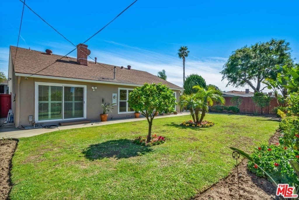 5911 S Corning Avenue - Photo 4