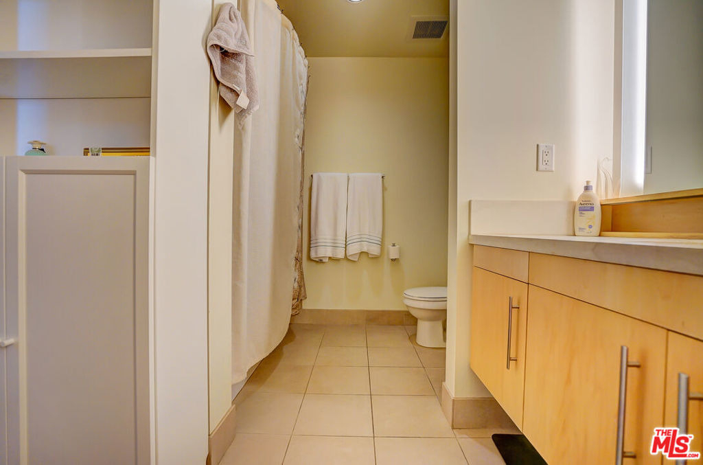 1100 S Hope Street - Photo 34