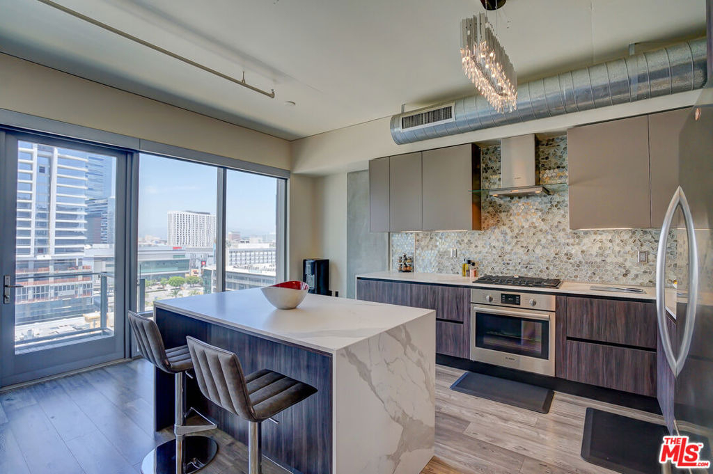 1100 S Hope Street - Photo 3