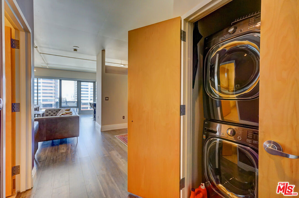 1100 S Hope Street - Photo 35