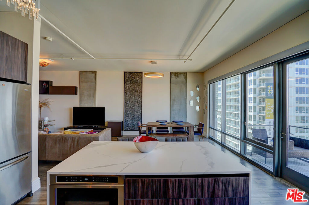 1100 S Hope Street - Photo 19