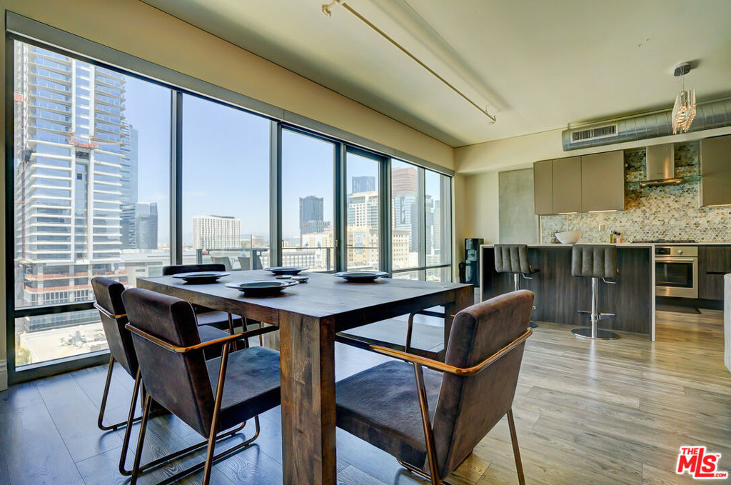 1100 S Hope Street - Photo 2