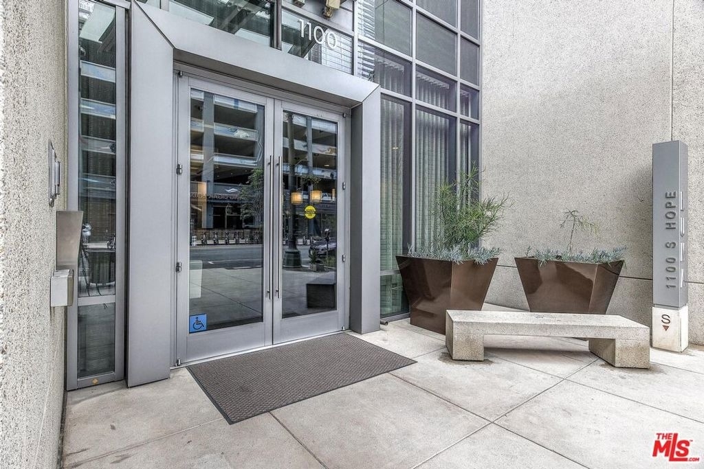 1100 S Hope Street - Photo 45