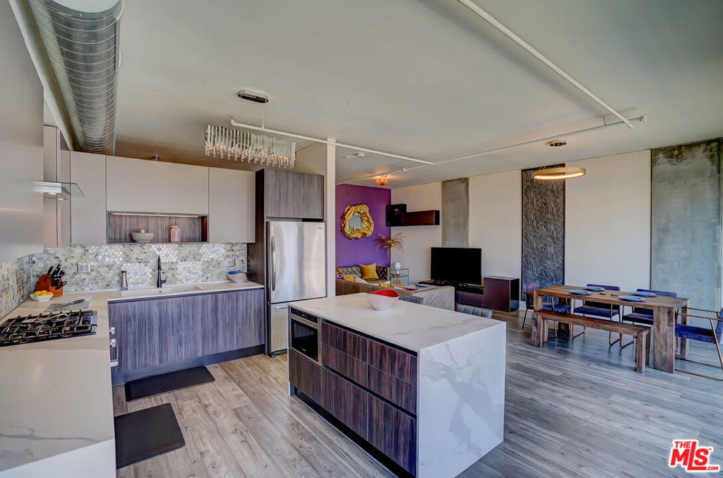 1100 S Hope Street - Photo 18