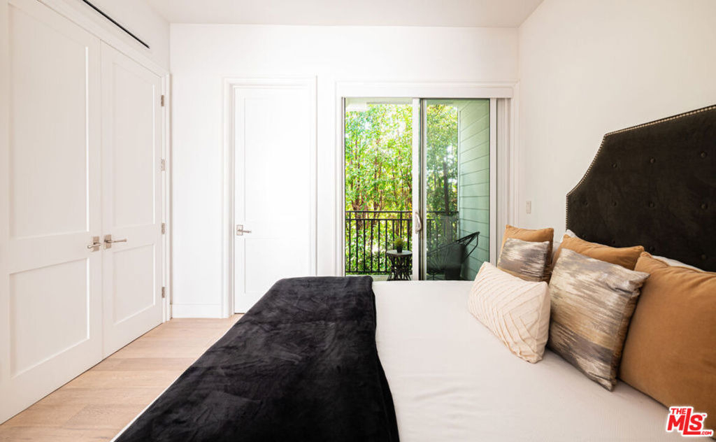 531 N Stanley Avenue - Photo 25