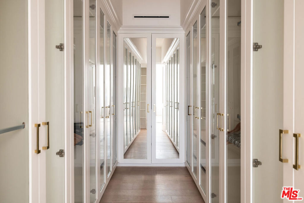 531 N Stanley Avenue - Photo 30
