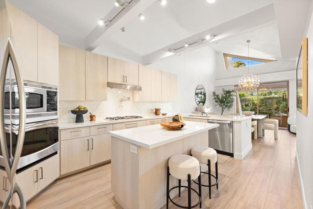 47 N Kavenish Drive - Photo 12