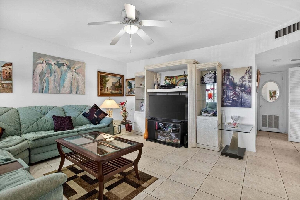 100 Se 6th Avenue - Photo 11