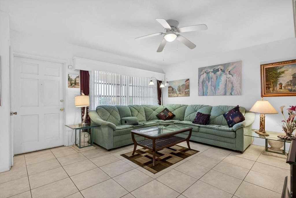 100 Se 6th Avenue - Photo 9