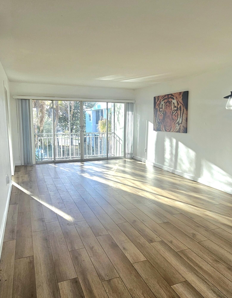 1505 Crescent Circle - Photo 3