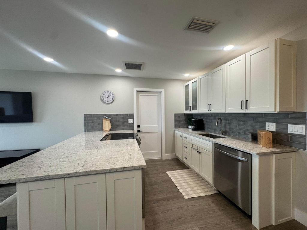 108 Sw 9th Street - Photo 9