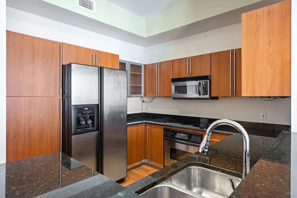 1551 N Flagler Drive - Photo 3