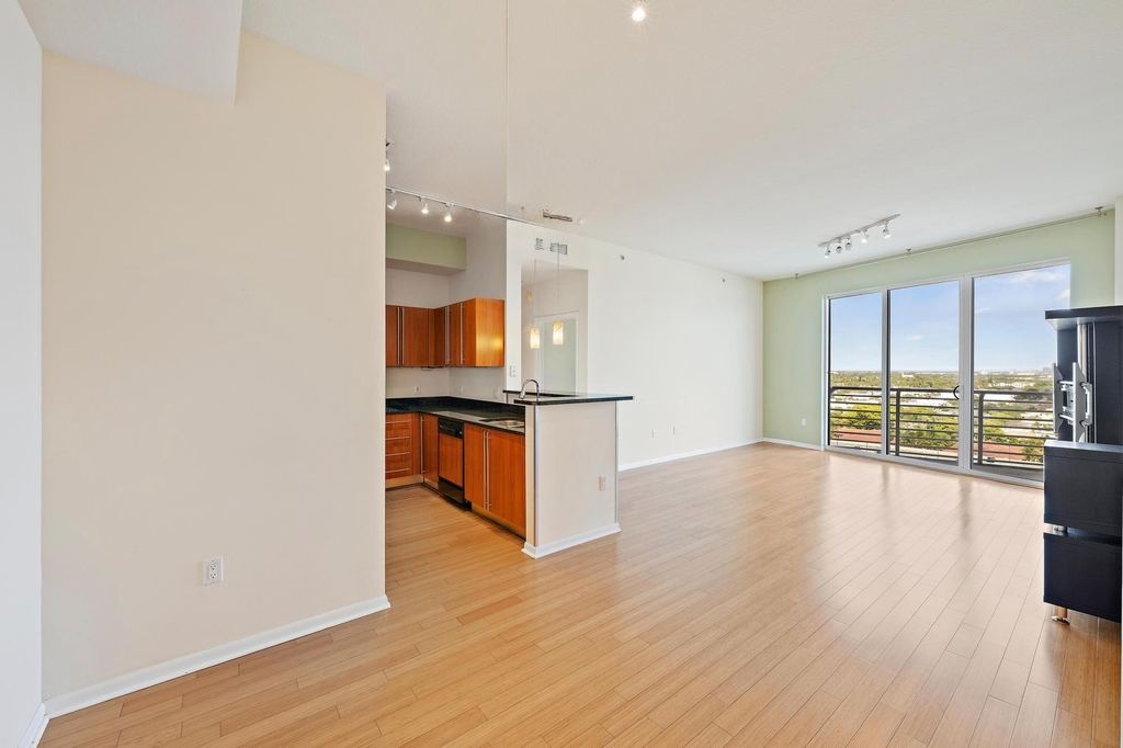 1551 N Flagler Drive - Photo 2