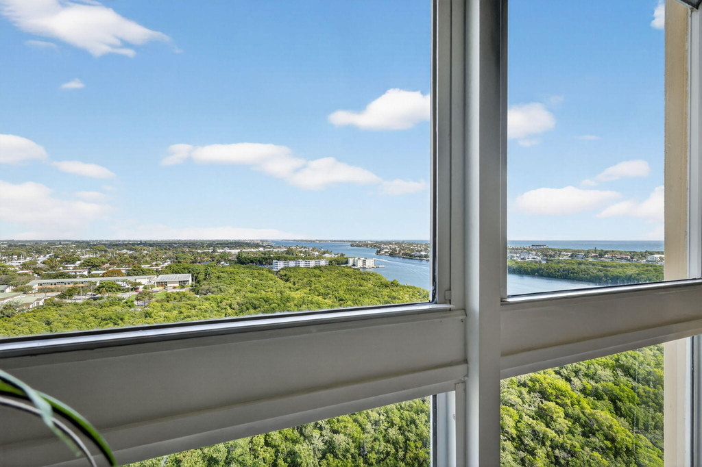 700 E Boynton Beach Boulevard - Photo 37