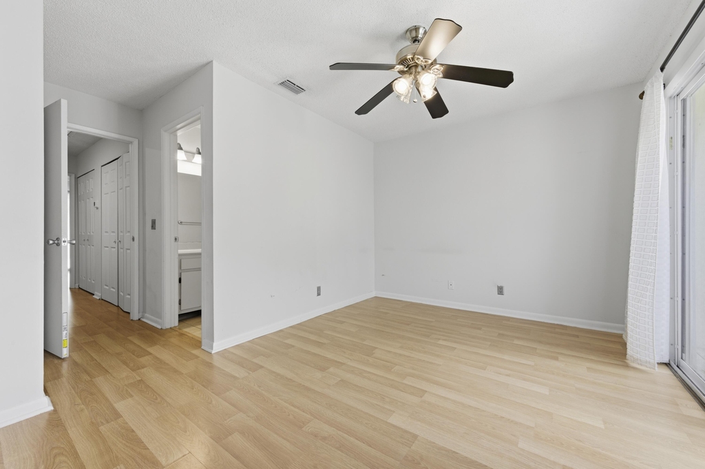 6375 Riverwalk Lane - Photo 20