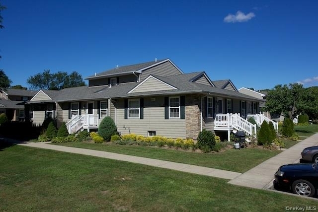 115 Connetquot Avenue - Photo 0