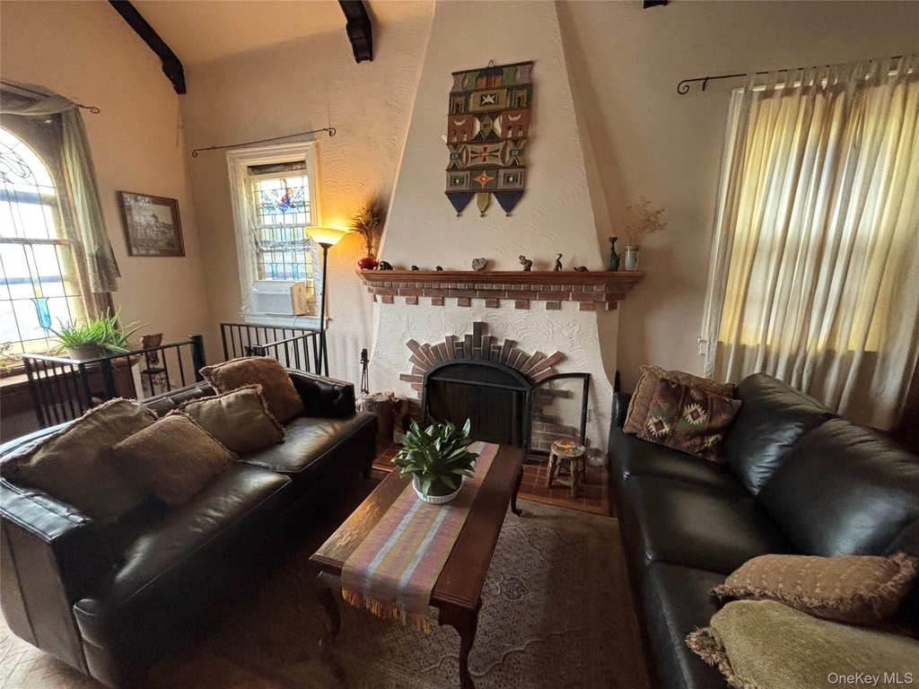 329 E Chester Street - Photo 2