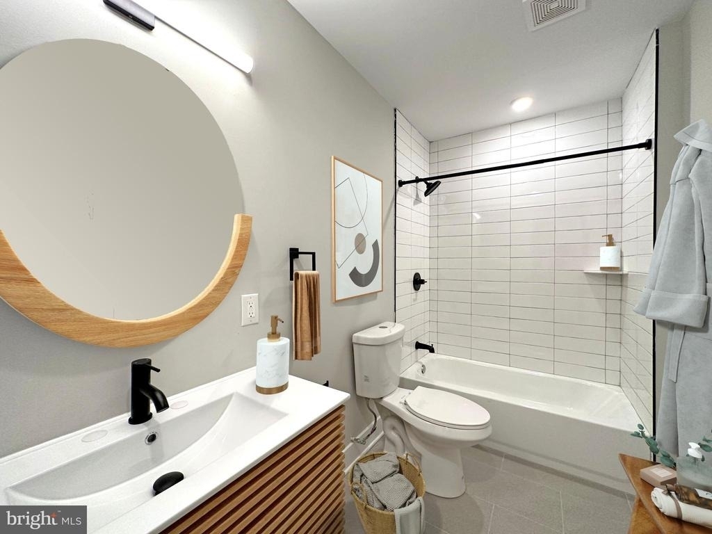 1722 W Master Street - Photo 7