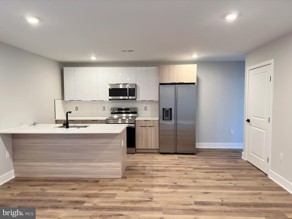 1722 W Master Street - Photo 5