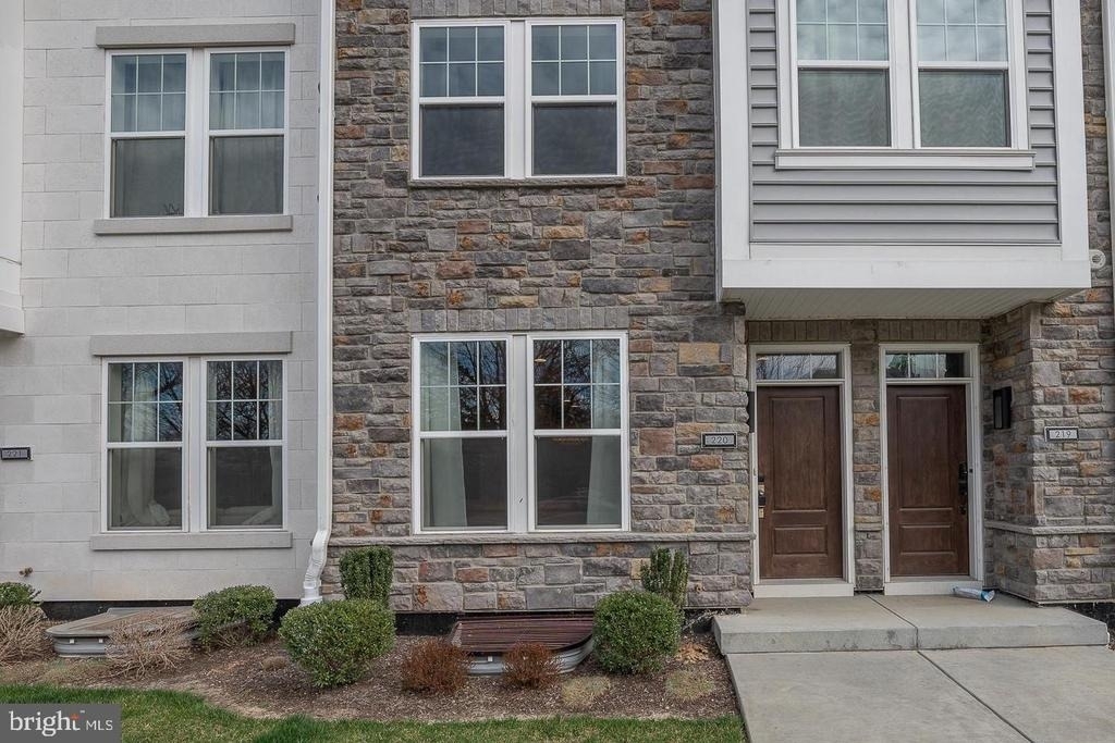 220 Charles Ellis Drive - Photo 1