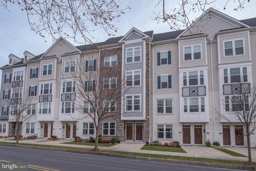 220 Charles Ellis Drive - Photo 2