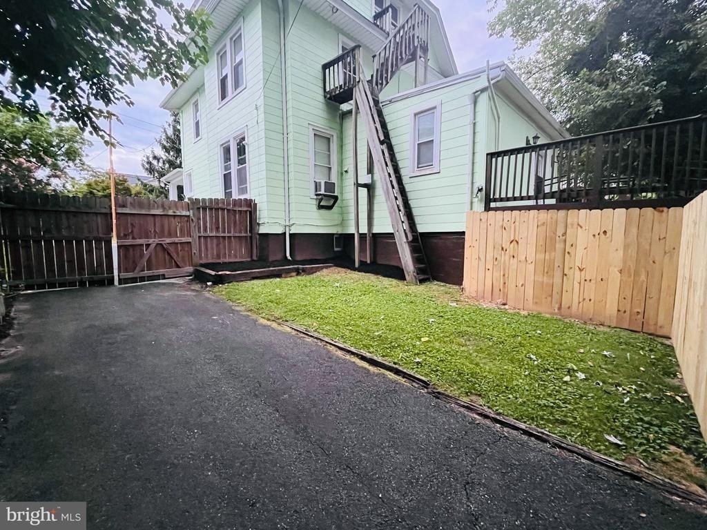 3021 Glenmore Avenue - Photo 14