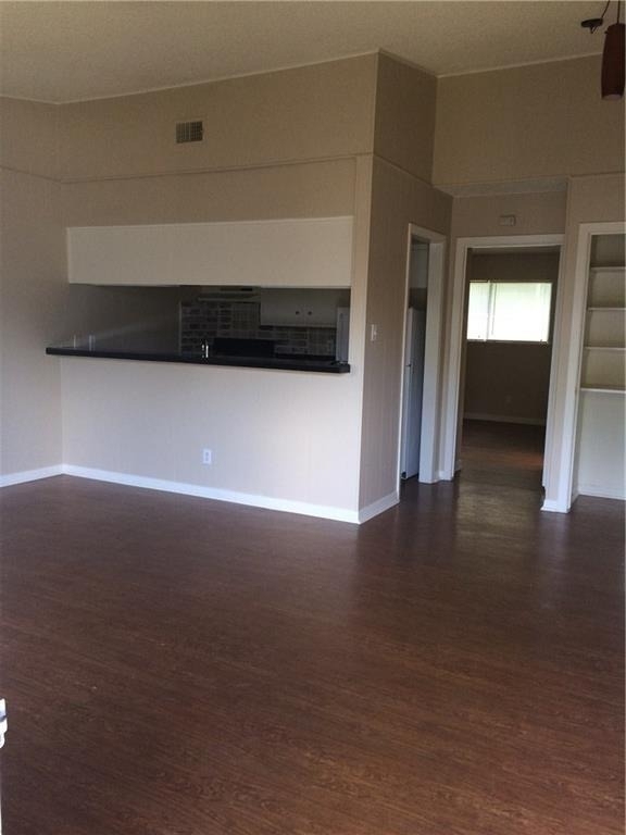 602 W 51st St - Photo 2