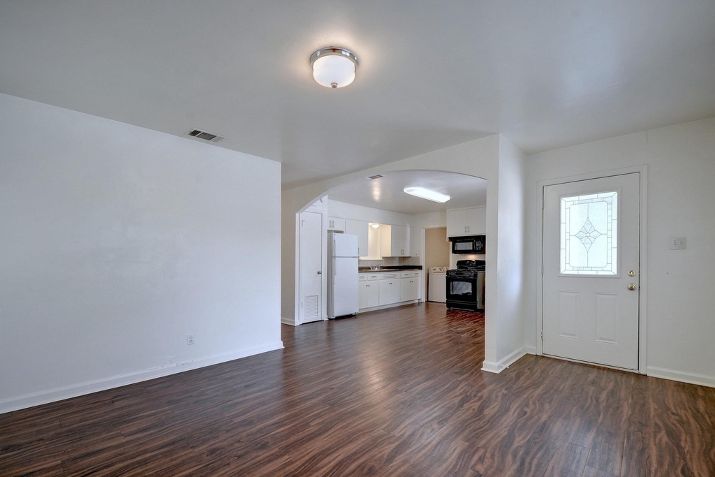 129 Coleman St - Photo 3