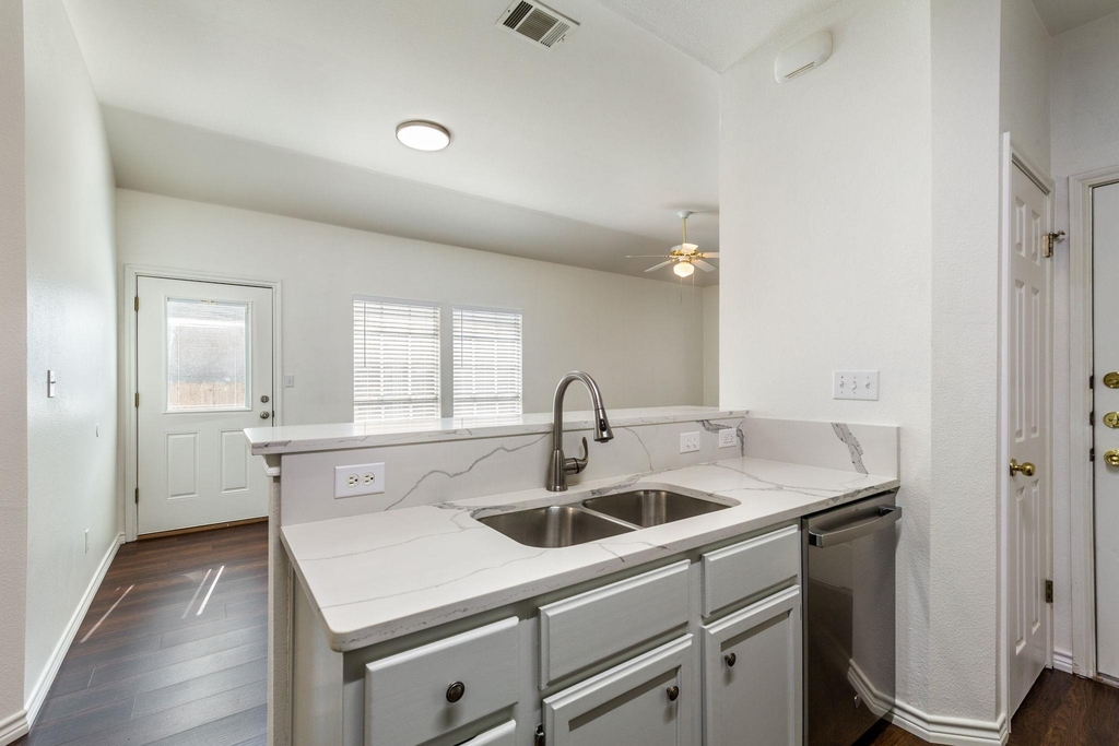 8708 Weiser Dr - Photo 8