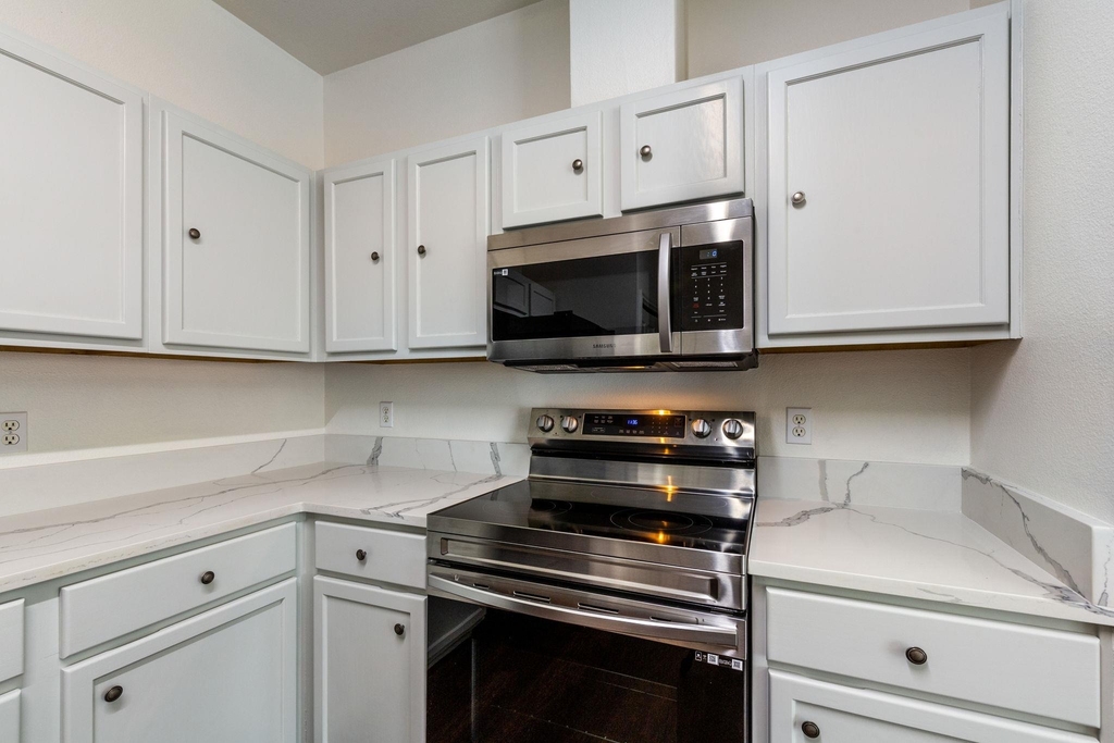 8708 Weiser Dr - Photo 9