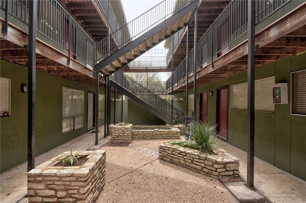 2200 San Gabriel St - Photo 10