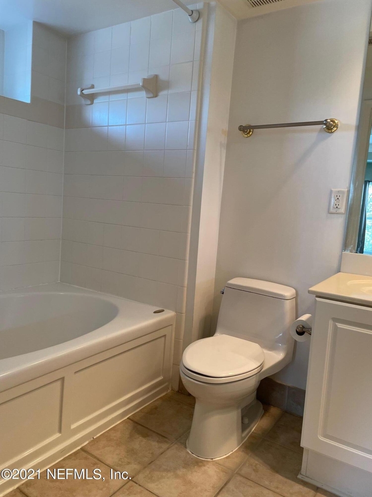 400 E Bay Street - Photo 26