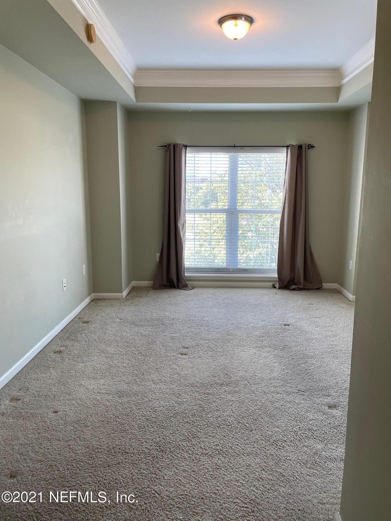 400 E Bay Street - Photo 23