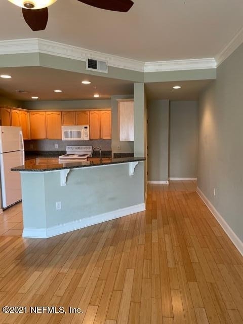 400 E Bay Street - Photo 9