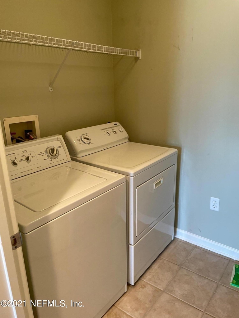 400 E Bay Street - Photo 21