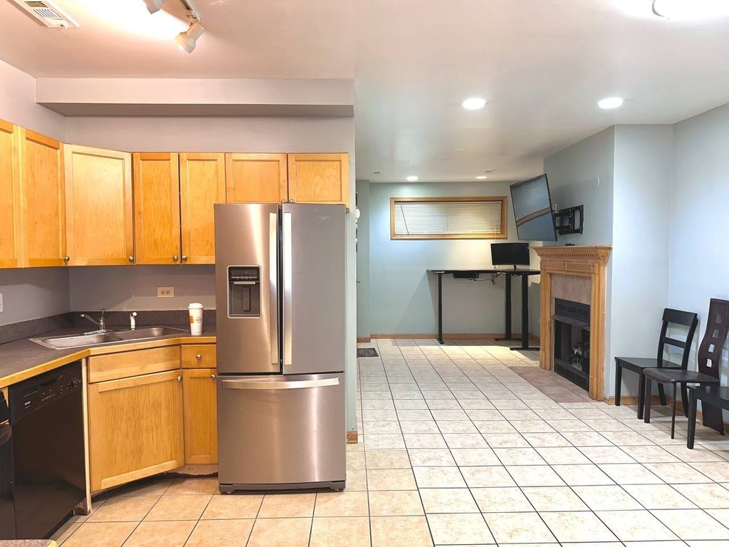 5848 S Prairie Avenue - Photo 3