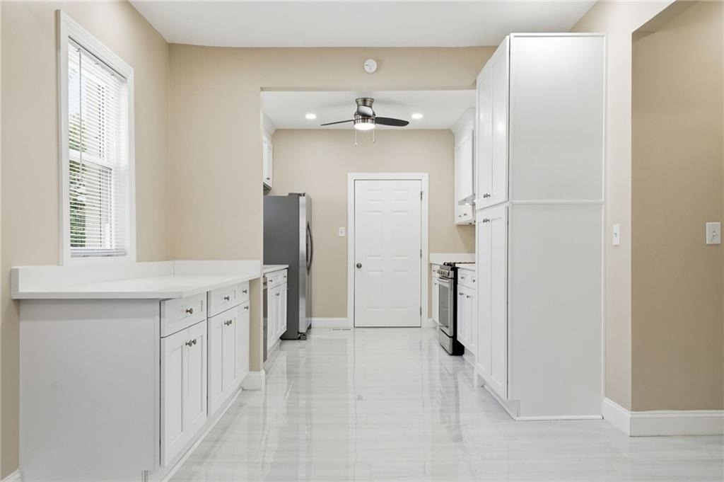 395 8th Street Ne - Photo 3