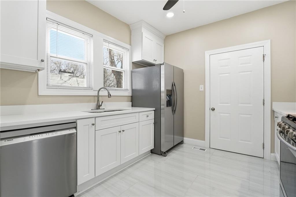 395 8th Street Ne - Photo 4