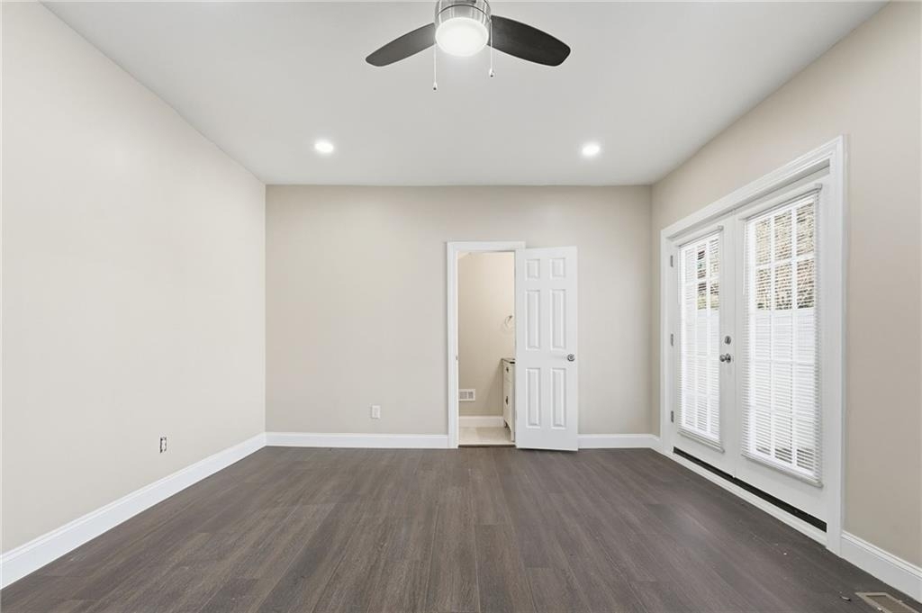 395 8th Street Ne - Photo 9