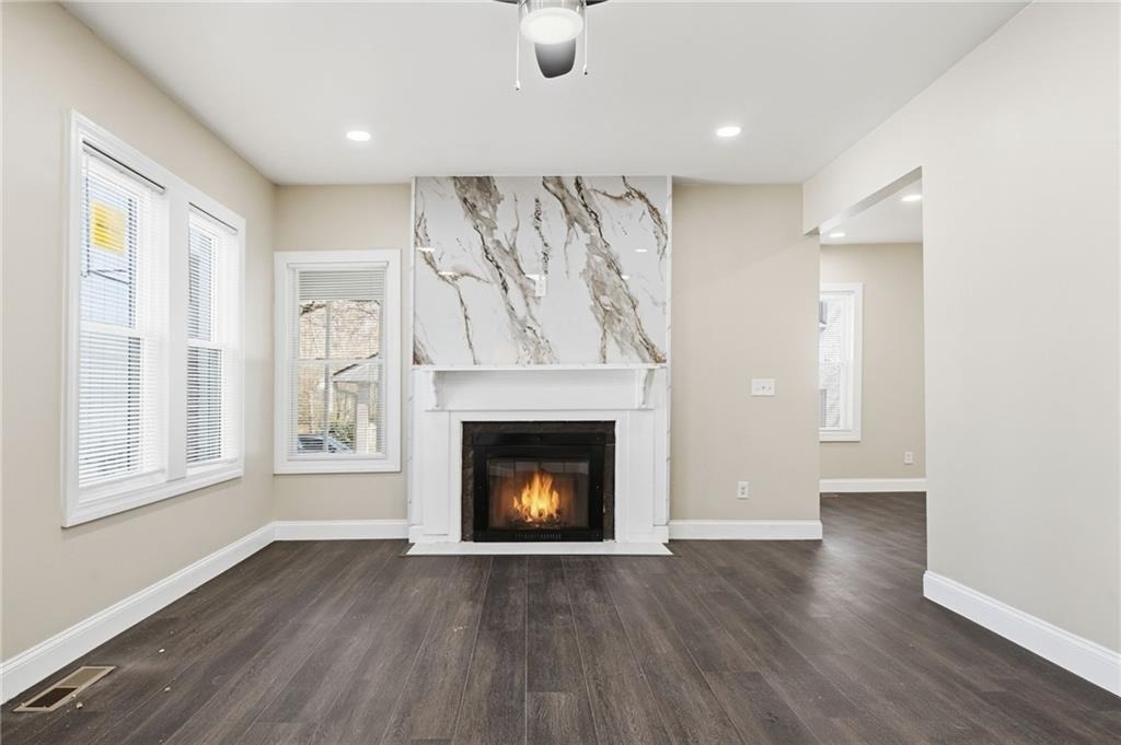 395 8th Street Ne - Photo 8