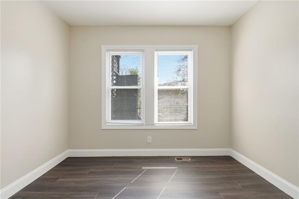 395 8th Street Ne - Photo 18