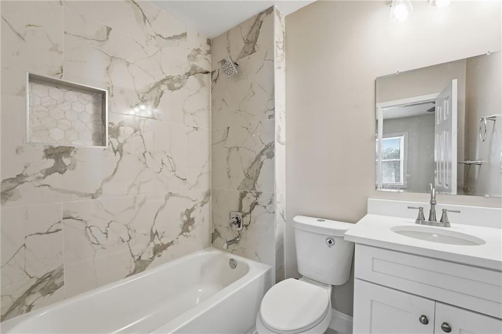 395 8th Street Ne - Photo 14