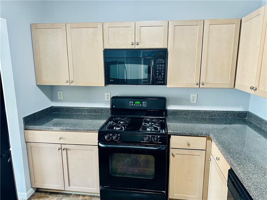6078 Oak Bend Court - Photo 4