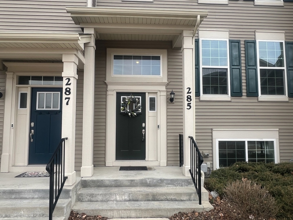 285 Lakeshore Drive - Photo 1