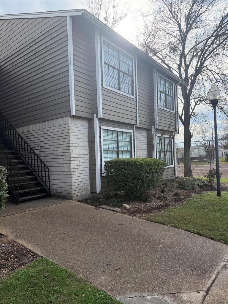 4444 Victory Drive - Photo 0