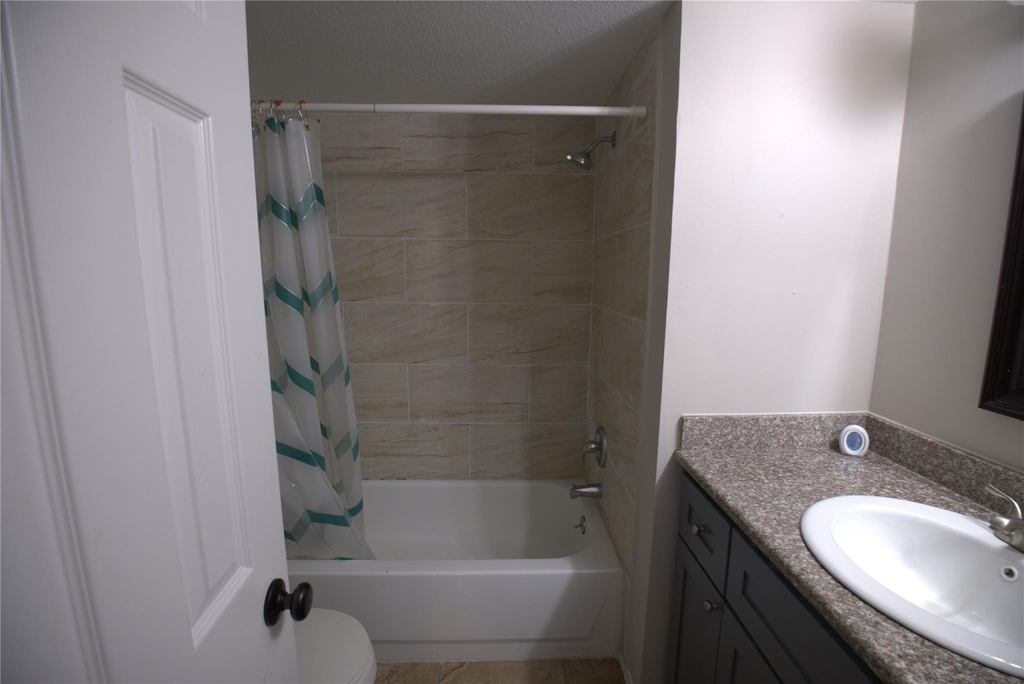 4444 Victory Drive - Photo 14