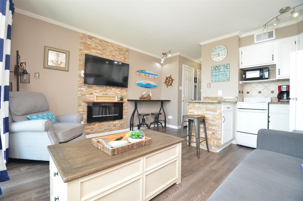 6102 Seawall Boulevard - Photo 29