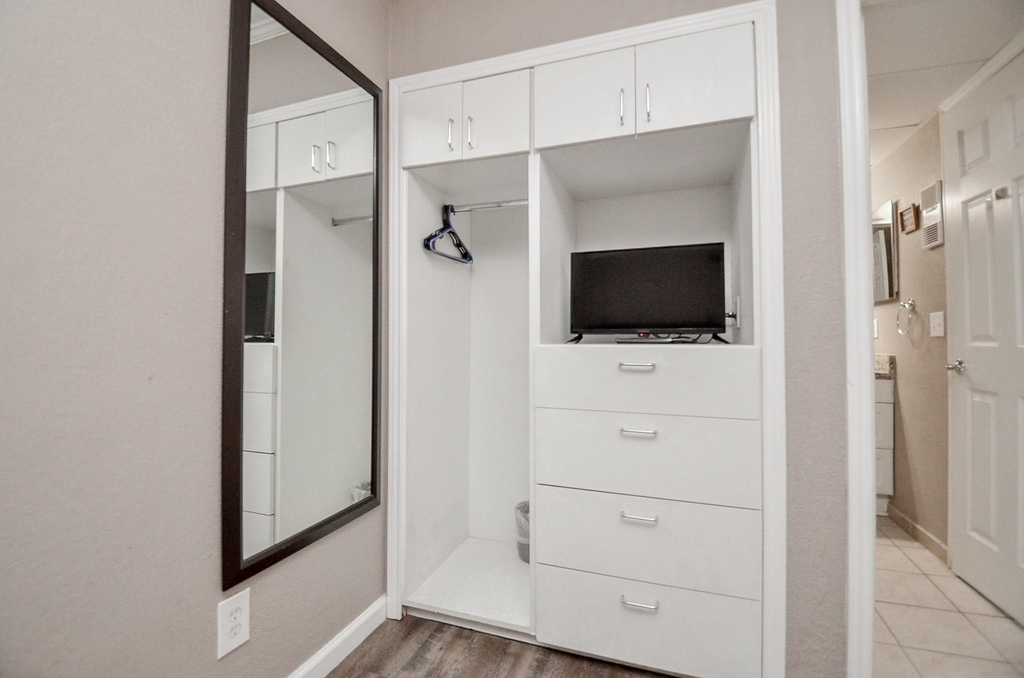 6102 Seawall Boulevard - Photo 24